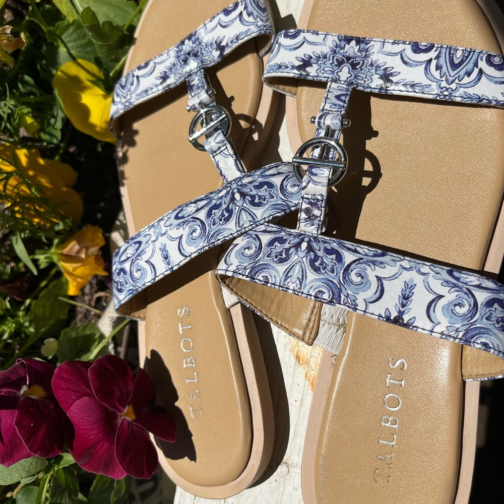 Talbots size 9 blue paisley style sandal